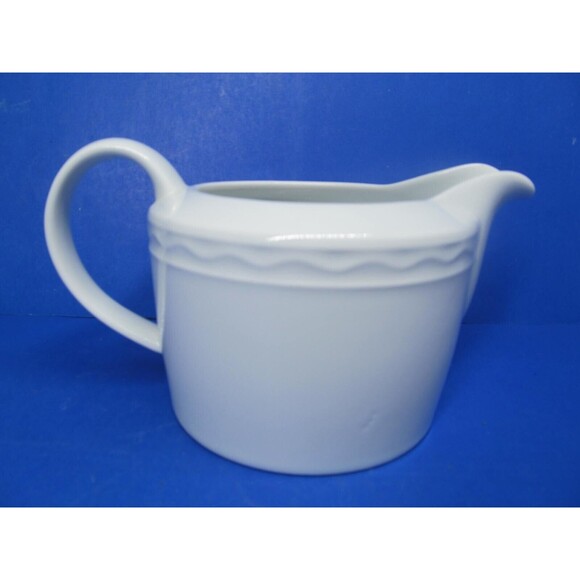 Crate And Barrel Palazzo Spal Porcelain Portugal White Gravy Boat - Picture 10 of 10